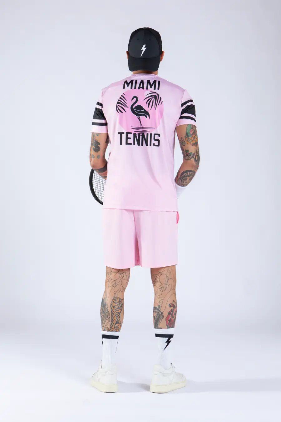 MIAMI TENNIS のバックプリント、ピンクのセットアップ